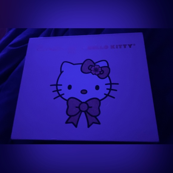 hello kitty x crème cherry blossom bath set - Picture 2 of 4